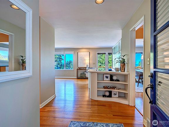 5th image of 18516 Soundview Place