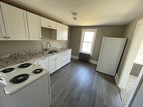 4th image of 280 Walnut St APT 4