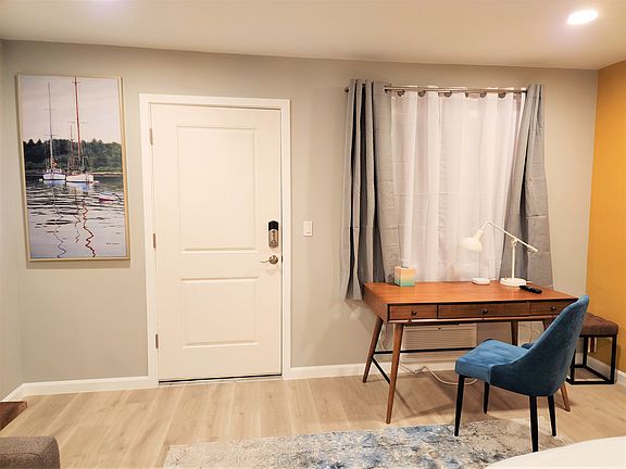 5th image of 2802 Lakeshore Blvd #7