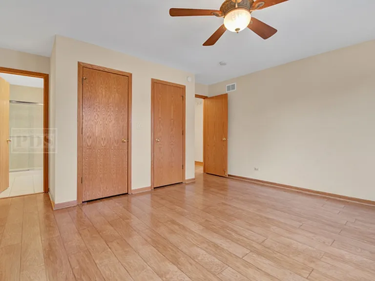 8414 S 82nd Ct — Photo 13