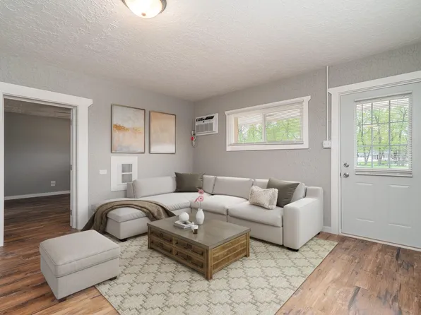 1136 W Kennedy Rd #1, Braidwood, IL 60408
