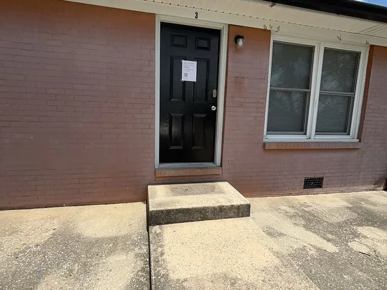 Couch Apartments — Photo 30