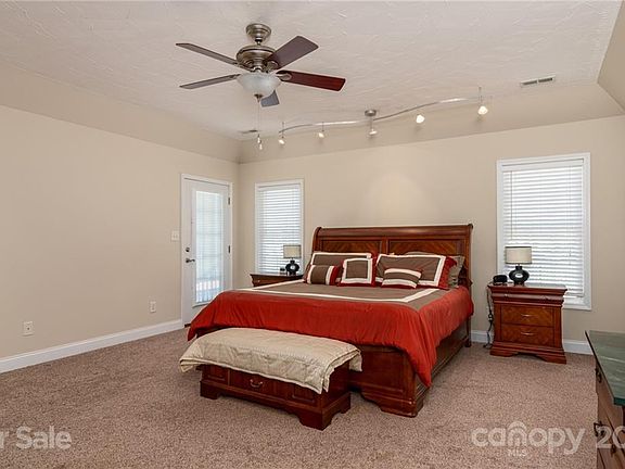 4th image of 119 Woodhill Dr