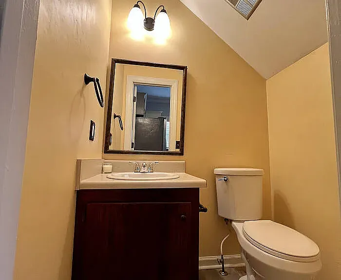 102 Ashley Ct — Photo 29