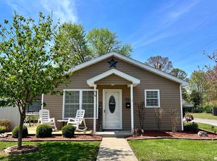 321 N 18th St, Herrin, IL 62948