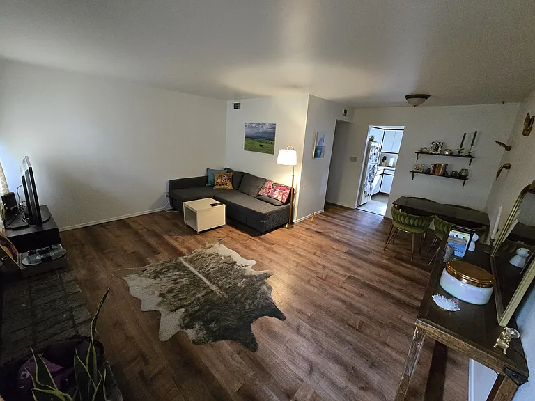 315 W Oak Ave #A — Photo 2