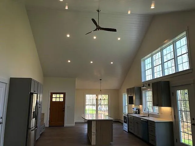 Kitchen/Dining Room 2