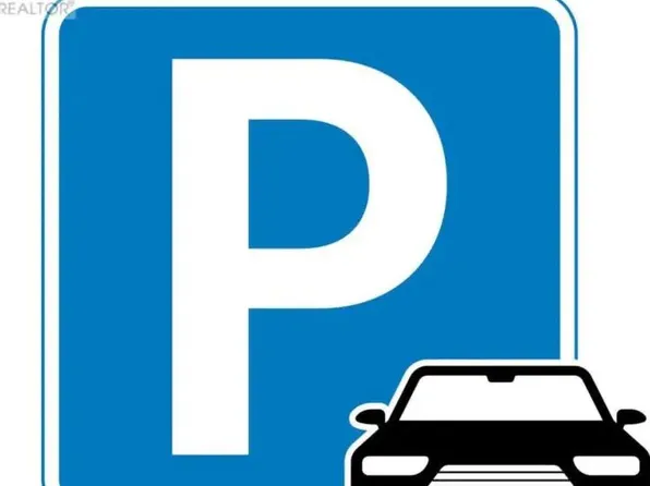 60 Berwick Ave #P3-20, Toronto, ON M5P 0A3