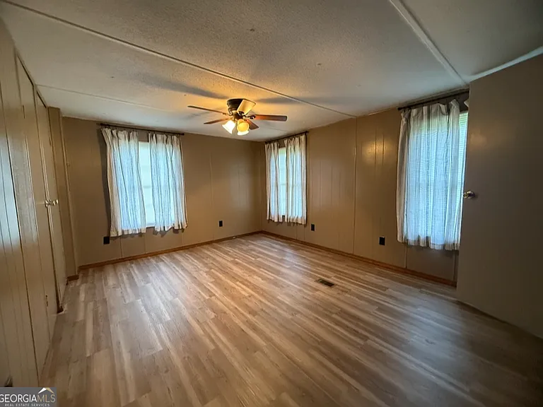 1057 McGee Rd — Photo 3