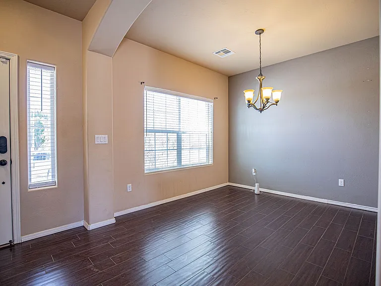 1501 Galway Dr — Photo 9