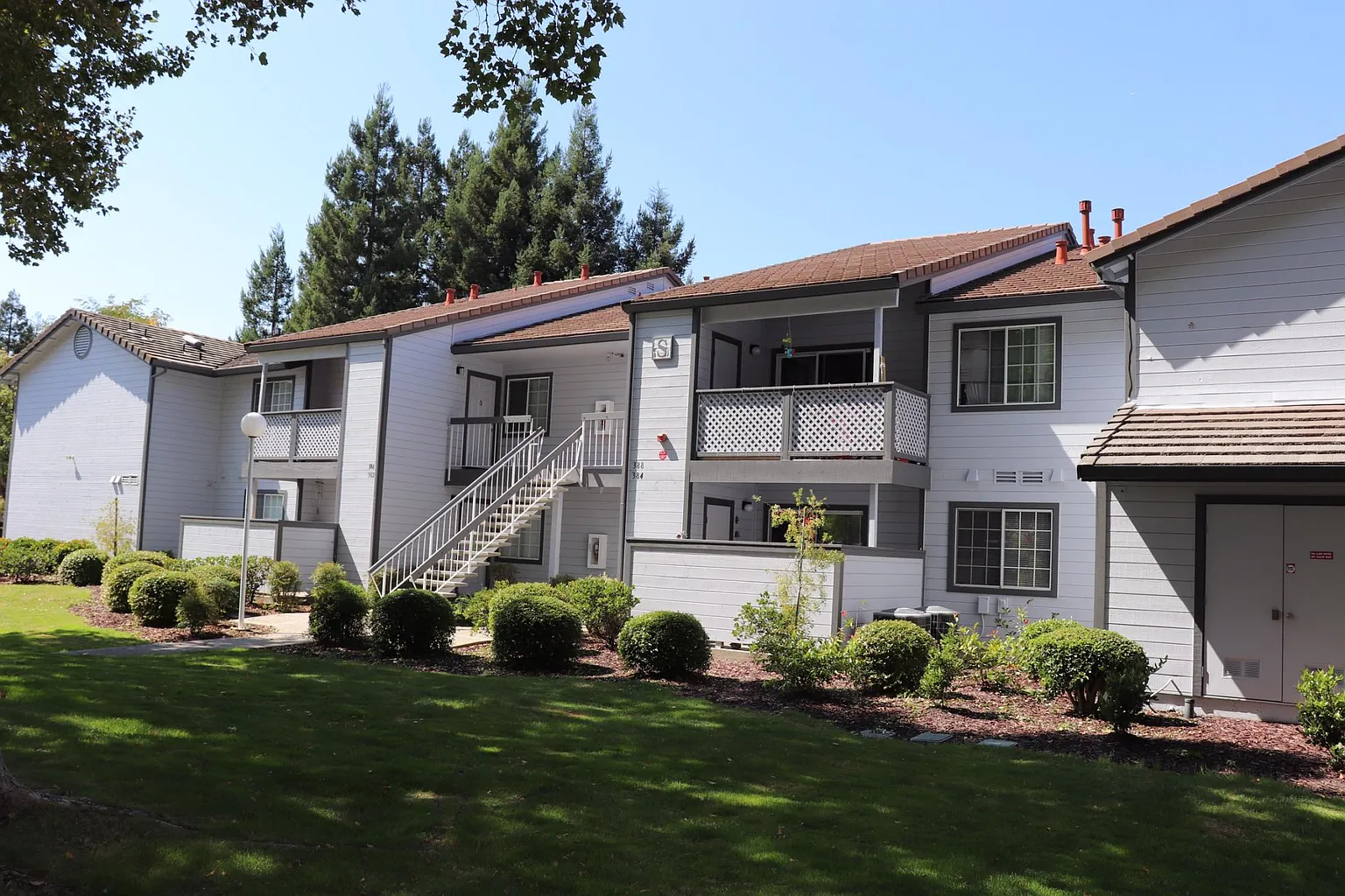 636 Countrybrook Loop #H photo 1