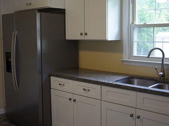 4th image of 1007 Lockett Dr
