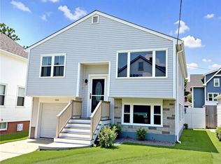 57 Friendship St, Newport, RI 02840