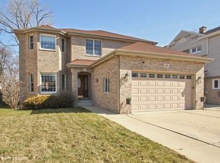 8640 W Sunset Rd, Niles, IL 60714