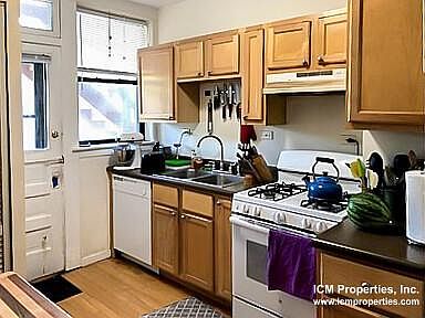 1st image of 1955 W Winnemac Ave #2A