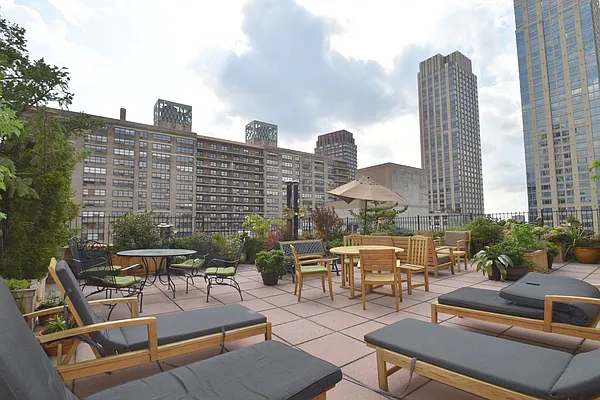 Sold by Corcoran | media 24