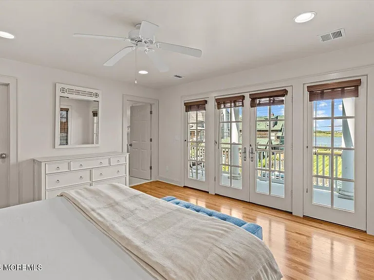 1043 Barnegat Ln — Photo 49