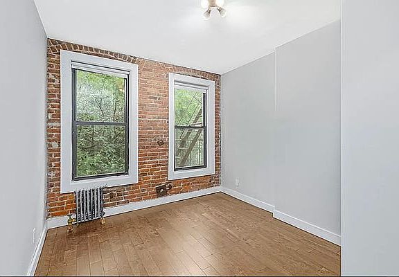 3rd image of 276 W 117th St APT 3C