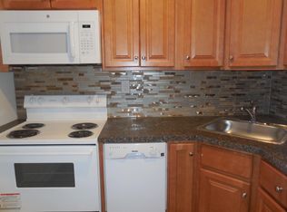 4 Midland Rd APT B, Springfield, PA 19064