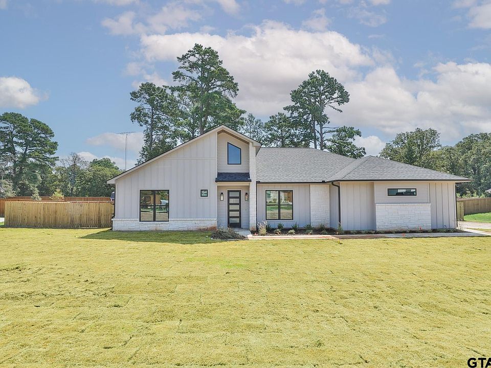 1st image of 14415 Woodland Creek Dr