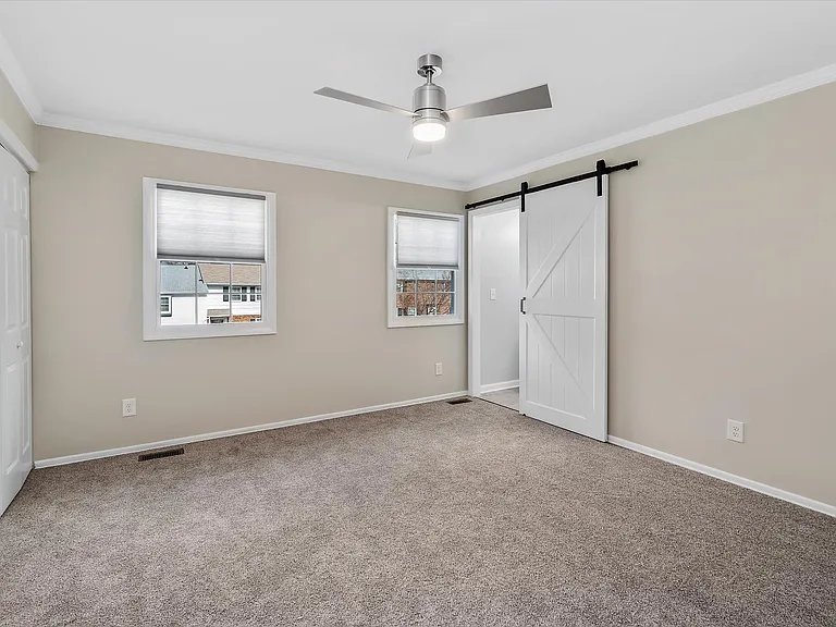 2938 E Saint Marks Rd — Photo 16