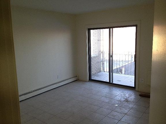2nd image of 2123 21st Ave