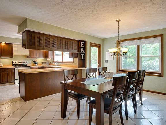 5th image of 1131 Fox Chase Ct