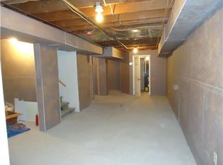 121 Springfield St, Providence, RI 02909