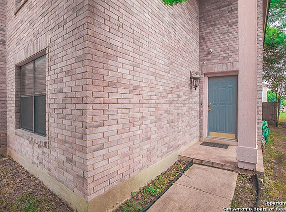 2nd image of 9750 Kashmir Dr