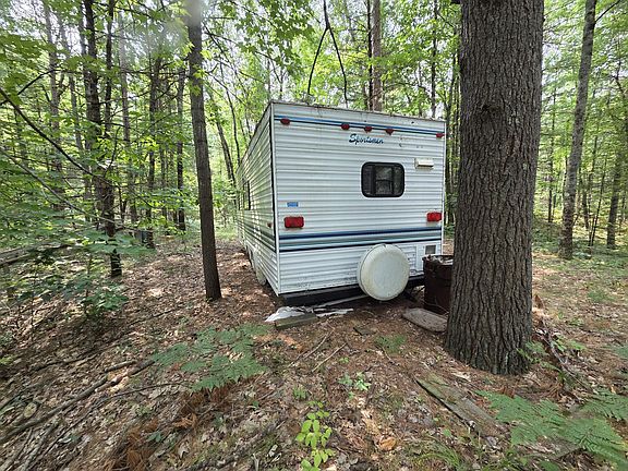 5th image of 4232 E 3 1/2 Mile Rd