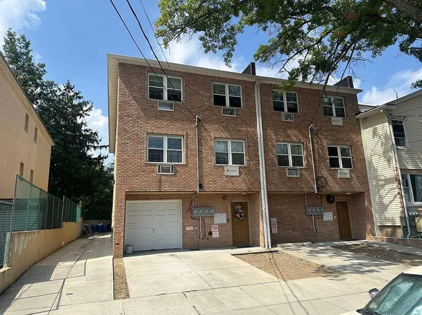 66-60 69th St Unit 3, Middle Village, NY 11379