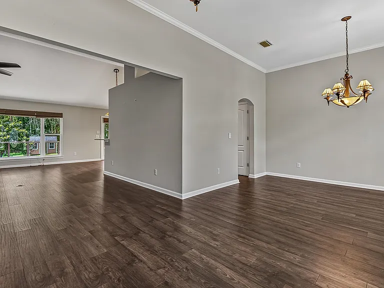 6326 Glasgow Dr — Photo 8