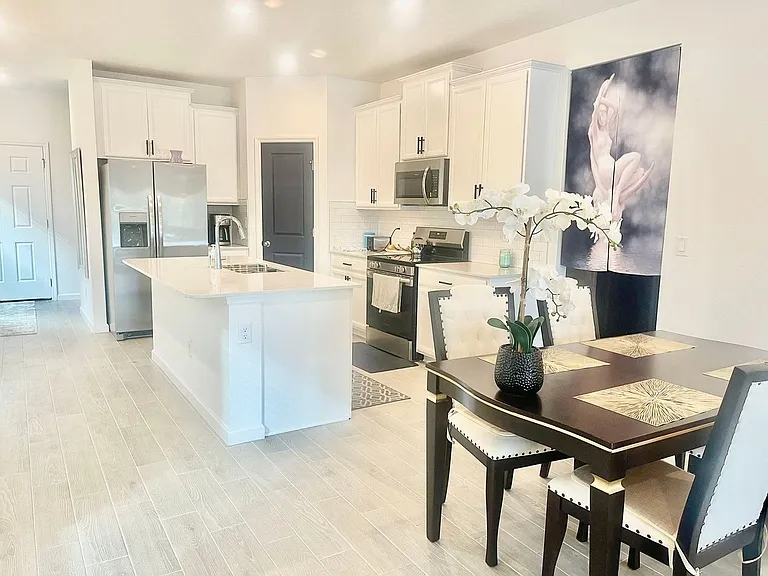 552 Lake Sinclair St — Photo 3