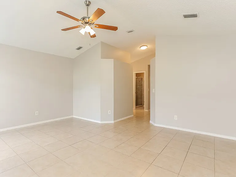 1266 Bee St N — Photo 10