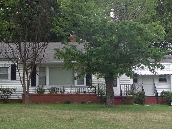 A RANCH WITH FULL BASEMENT!