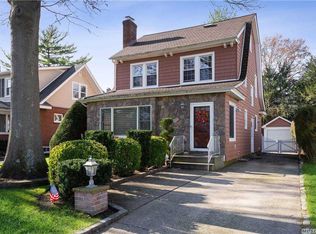 80 Wellington Rd, Garden City, NY 11530