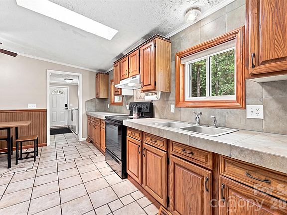 5th image of 1973 Davis Cir
