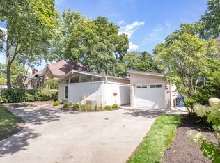 523 Green Bay Rd, Highland Park, IL 60035