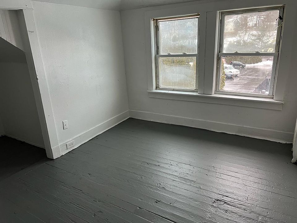 1st image of 910 S Lake Blvd Room 10