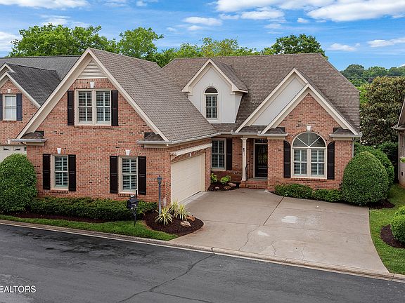 2nd image of 1105 Highgrove Garden Way