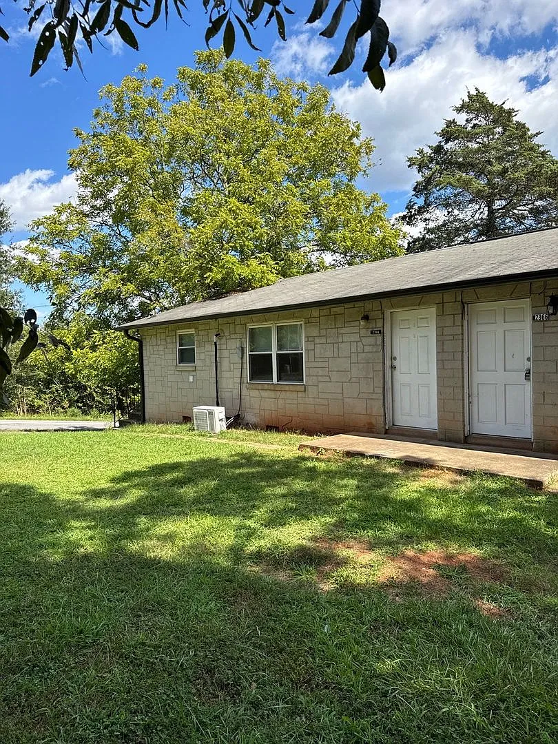 For Rent $1,100/month | 2 Bed | 1 Bath — Photo 2