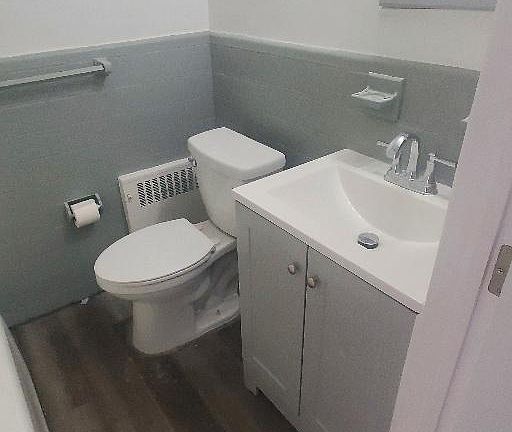 4th image of 852 Windermere Ave #1