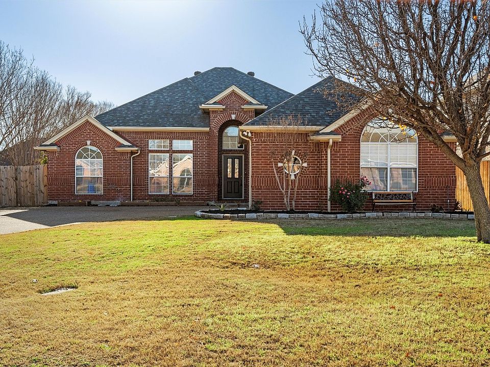 1st image of 7 Equestrian Ct