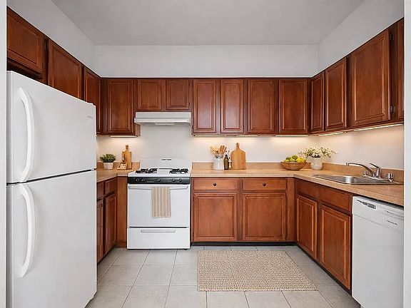 4th image of 45-02 Ditmars Blvd #232