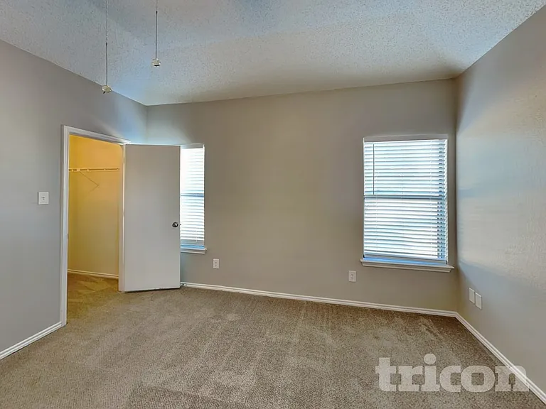 1130 Dandelion Dr — Photo 13