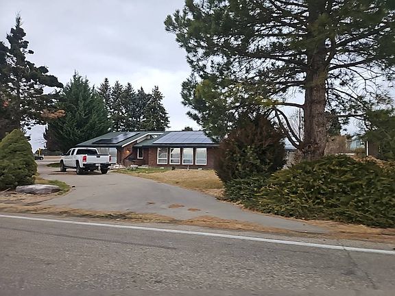 2nd image of 944 W Locust Ln