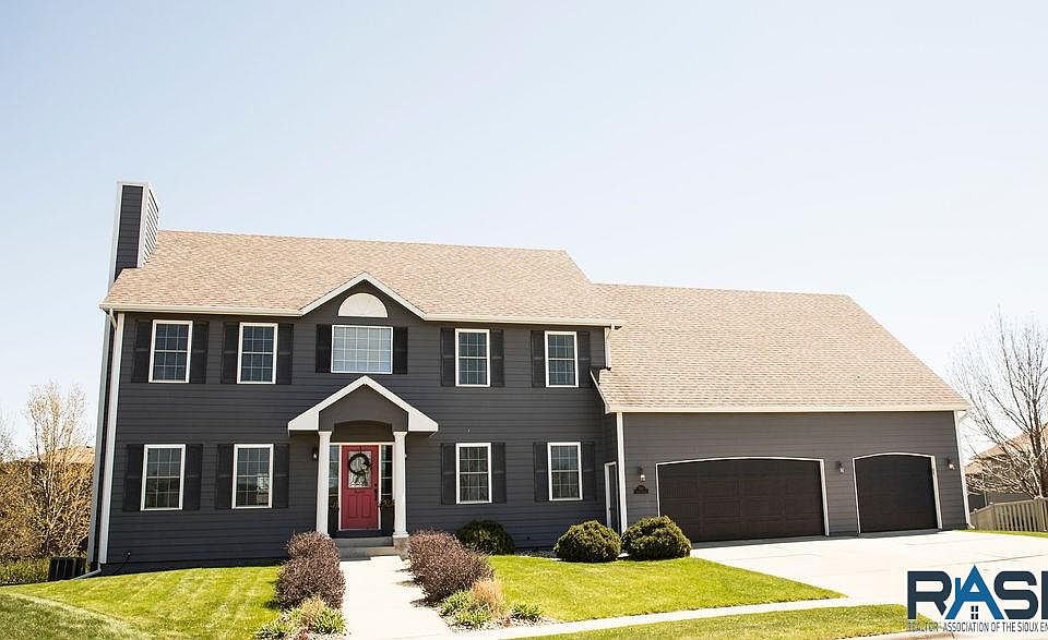 1st image of 701 W Quail Creek Cir