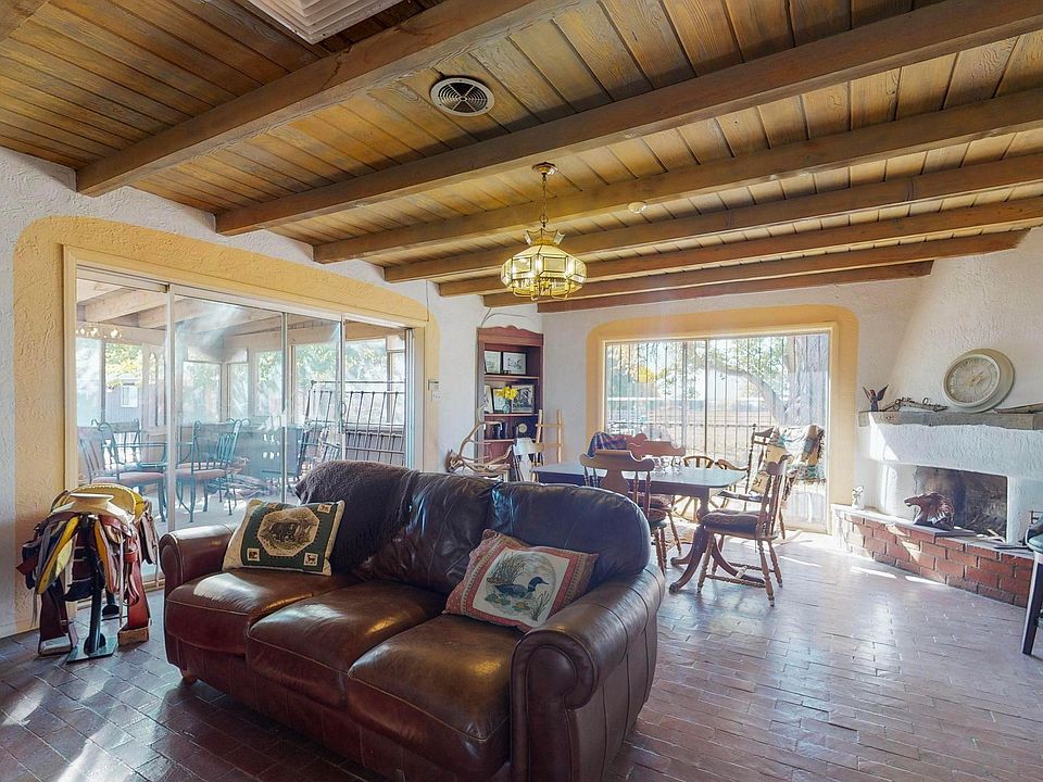 Living Room/Dining Room