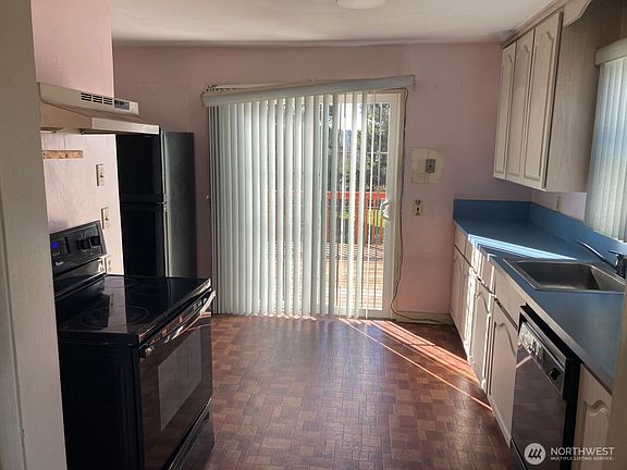 5th image of 10231 Beacon Avenue S