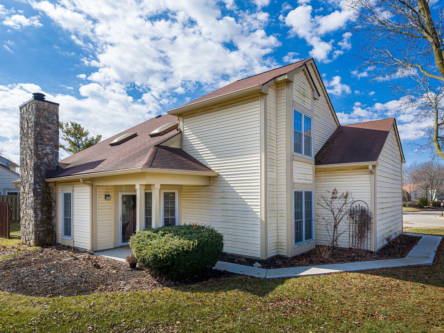 6348 Bay Vista East Dr, Indianapolis, IN 46250 | Zillow